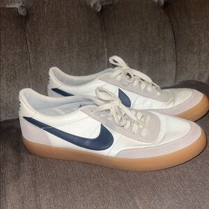 Nike Men's White and Navy Sneakers with Tan Sole